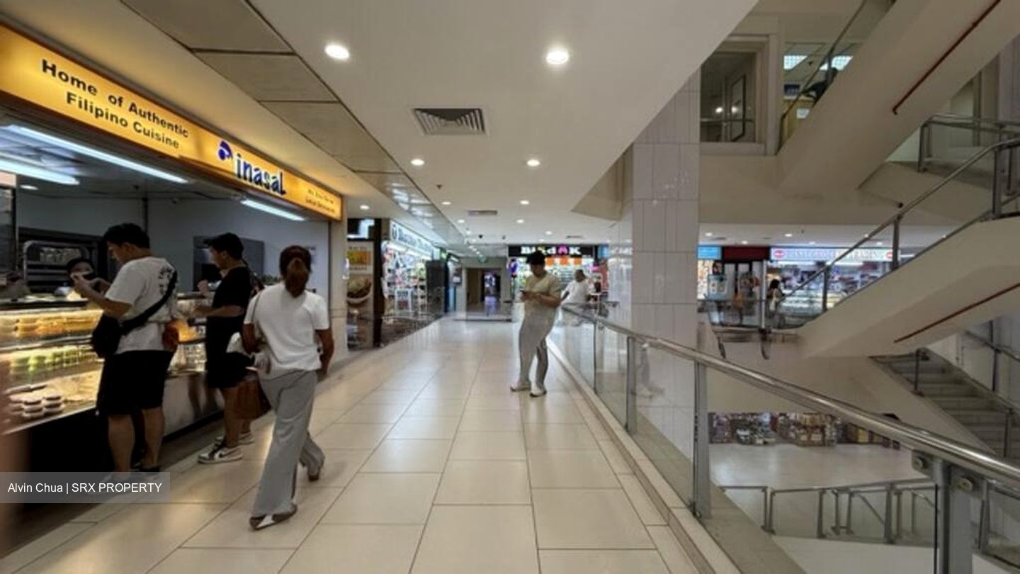 Lucky Plaza (D9), Retail #628804111